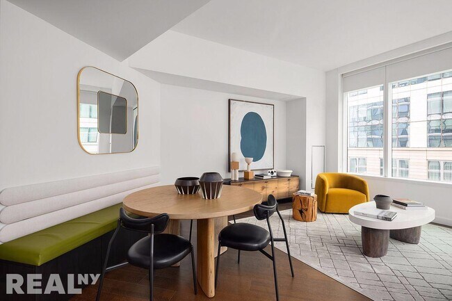 Building Photo - 400 West 61st Street