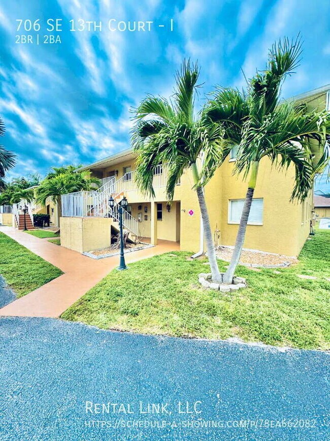 Building Photo - 706 SE 13th Ct