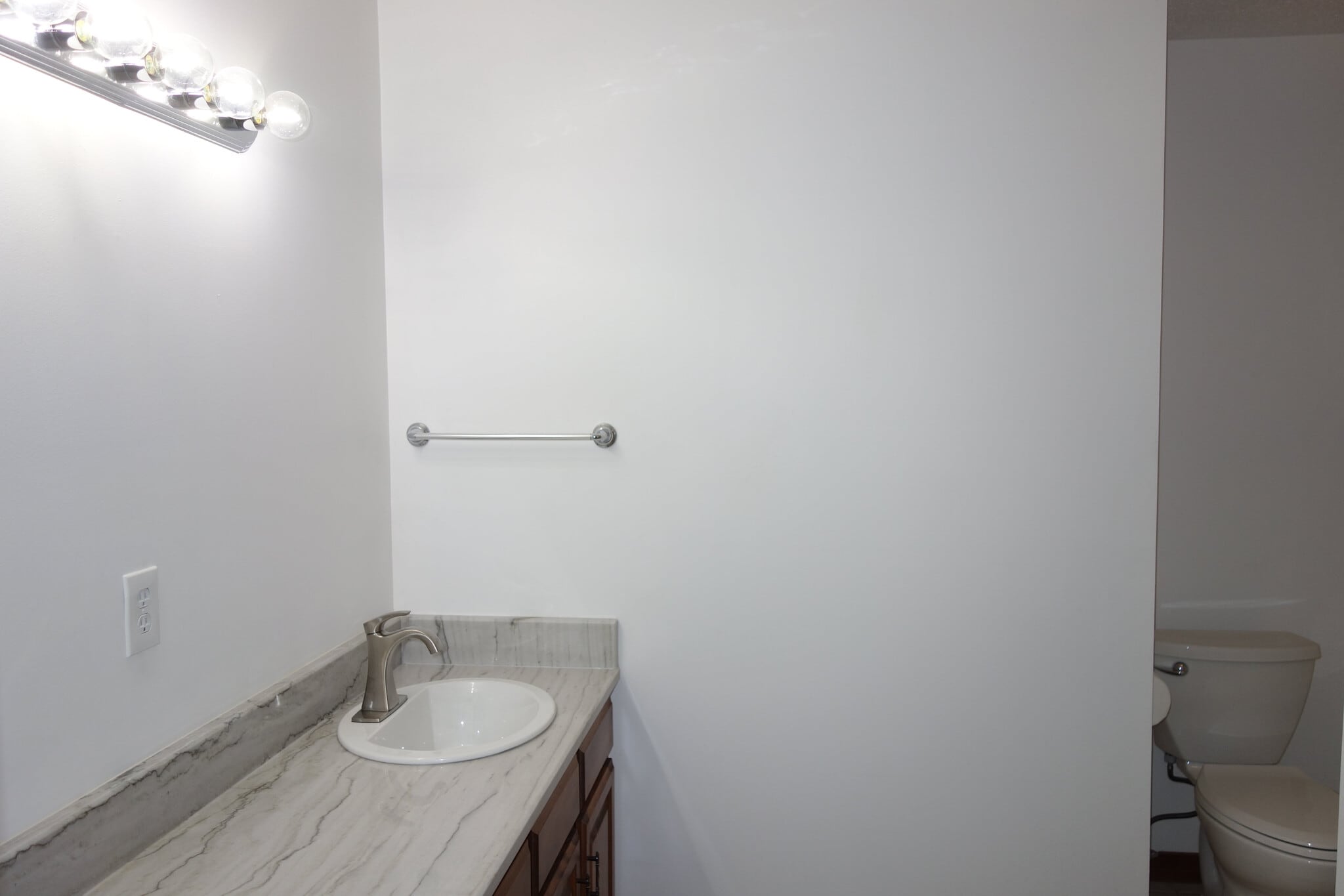 Second full bathroom - 7116 S Indianapolis Ave