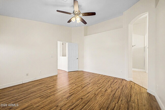 Building Photo - 678 W Fremont Dr