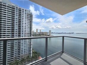 Building Photo - 1155 Brickell Bay Dr