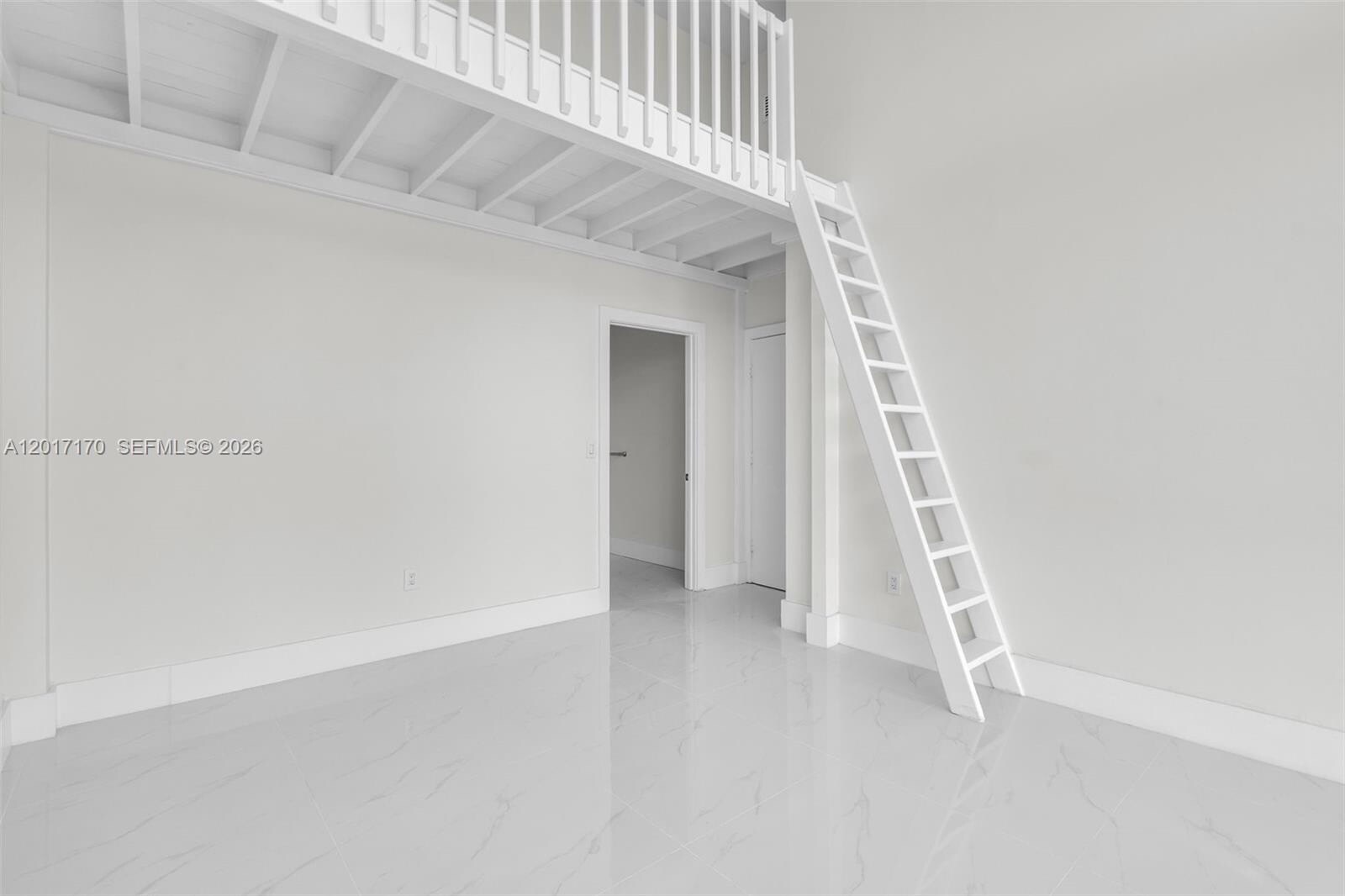 Building Photo - 495 Brickell Ave