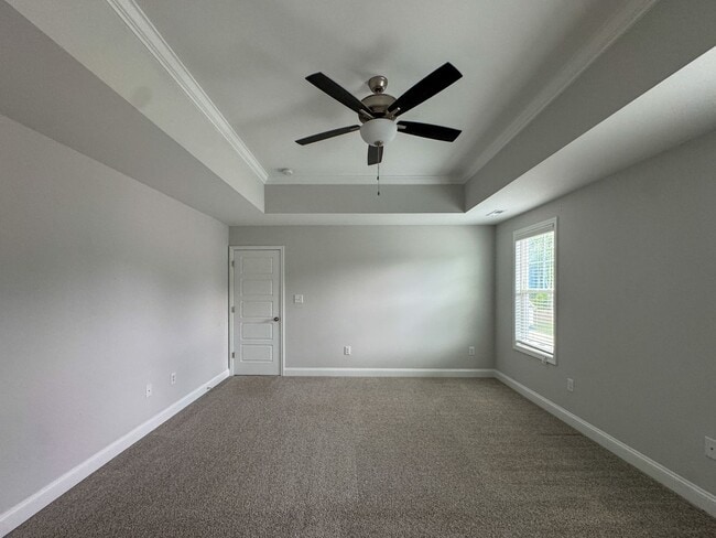 Building Photo - Beautiful 3 Bed 2.5 Bath Home in Raeford