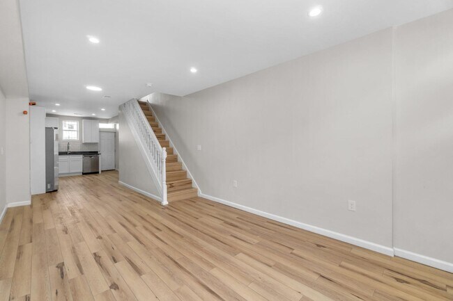 Building Photo - 3326 Noble St