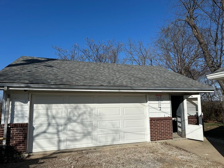 Building Photo - 4313 E Swaller Rd