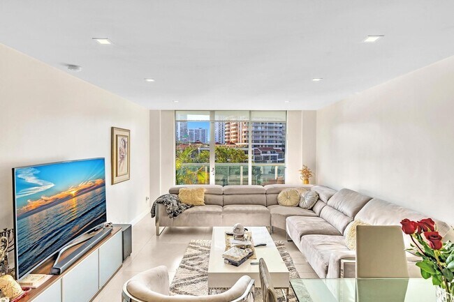 Building Photo - 19390 Collins Ave