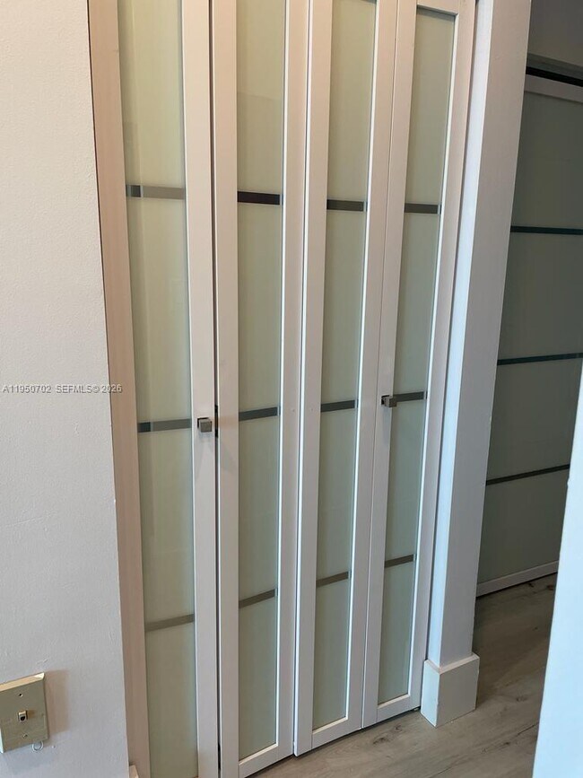 Building Photo - 7928 East Dr