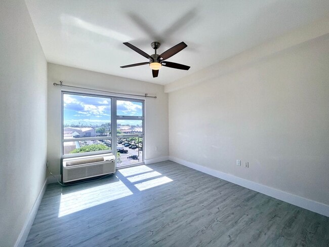 Building Photo - Fully Renovated Modern 1-Bedroom Unit – Prime Kaka?ako Location