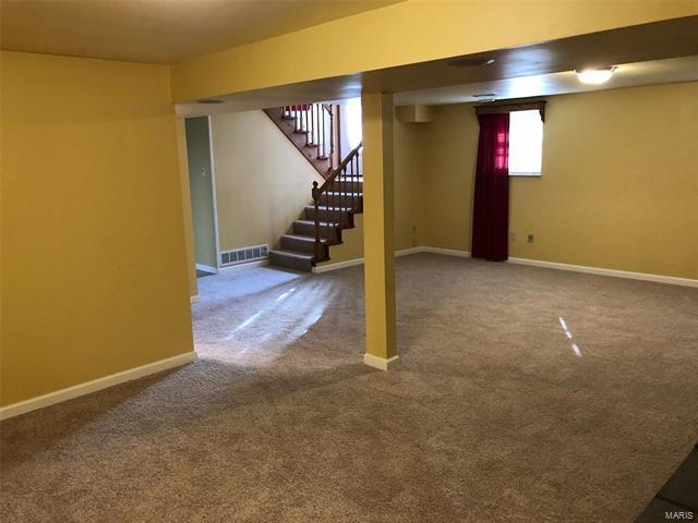 Building Photo - 32 Sunnyside Dr