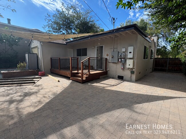 Building Photo - 14920 Hesby St