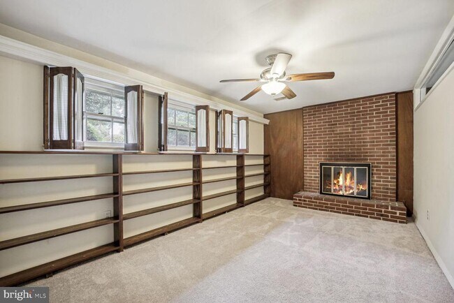 Building Photo - 7009 Capitol View Dr