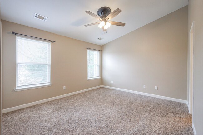 Building Photo - 5441 Perlou Ln