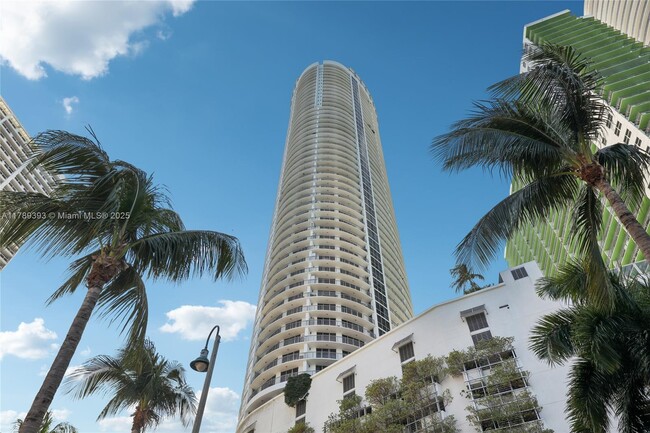 Building Photo - 1750 N Bayshore Dr