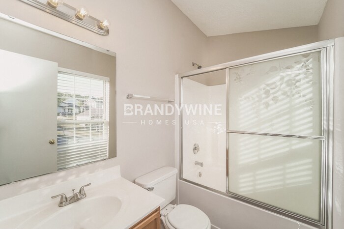 Building Photo - 6201 McIntyre Ridge Dr