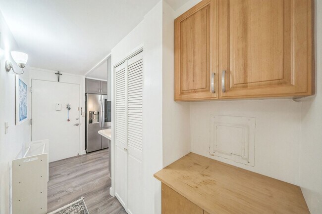 Building Photo - Charming central 3BR Condo in Honolulu