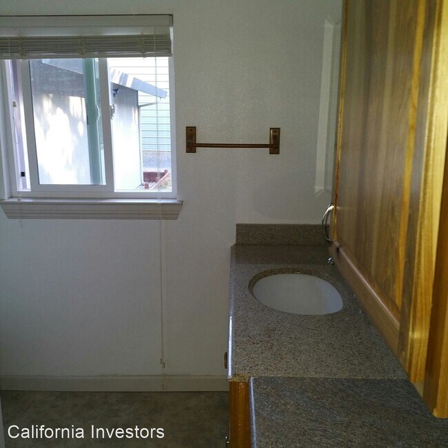 Building Photo - 3 br, 2 bath House - 11435 Edgewood Road