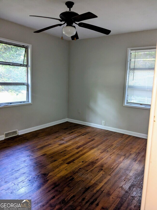 Building Photo - 3248 Dodson Dr
