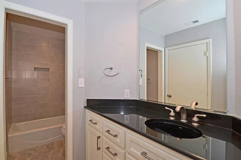 Building Photo - 7102 Casablanca Ct