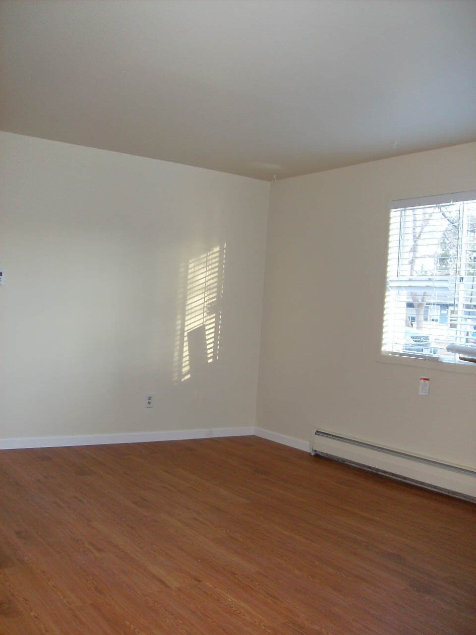 Building Photo - 2412 Clearview Ave