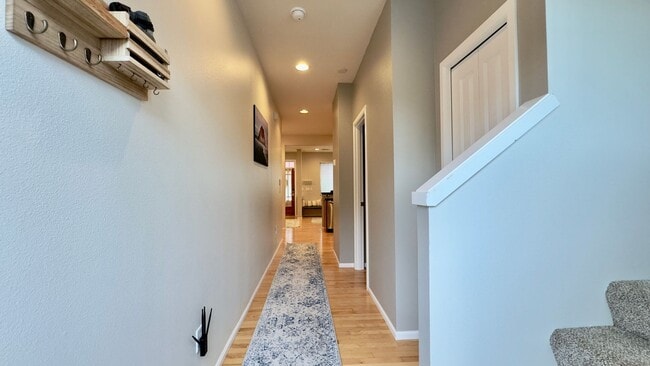 Building Photo - Outdoor Oasis 3 Bedroom Home in Horizon Pointe - Available Jan 1st