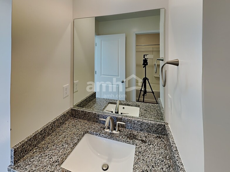 Building Photo - 2368 E Tumbleweed Rd