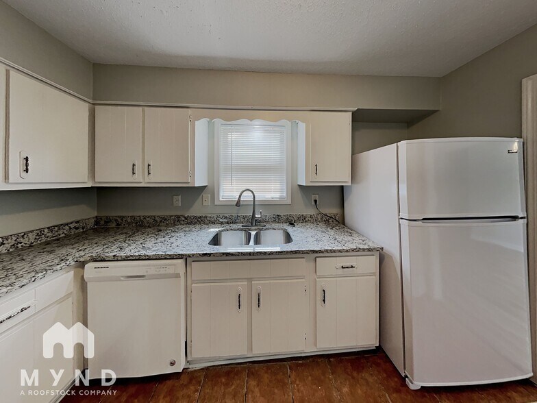 Building Photo - 7542 Lone Oak Cove