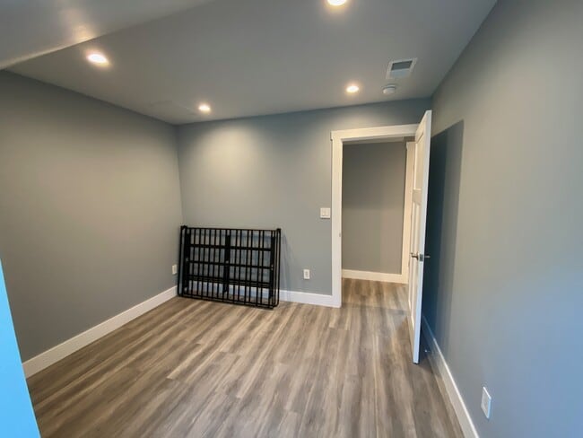 Building Photo - 265 Flournoy St