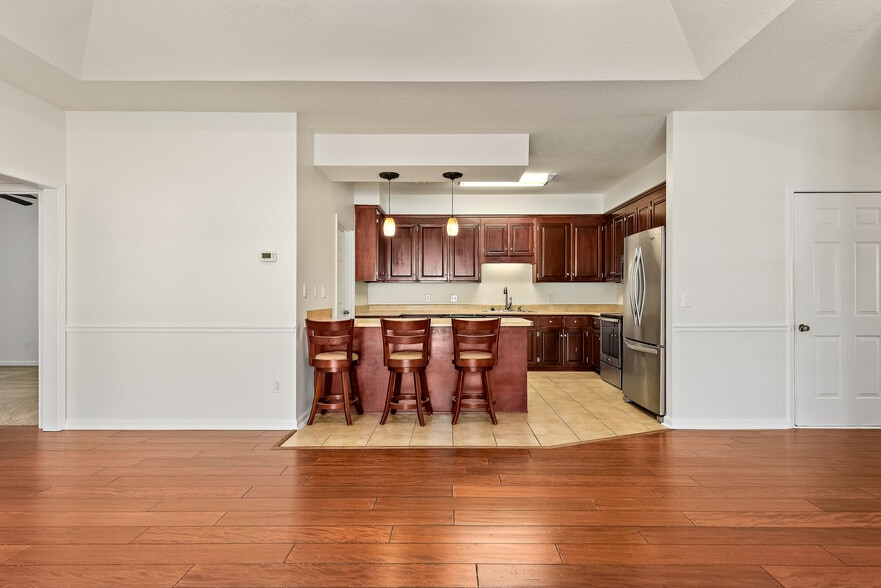 Kitchen - 184 Concord Ave