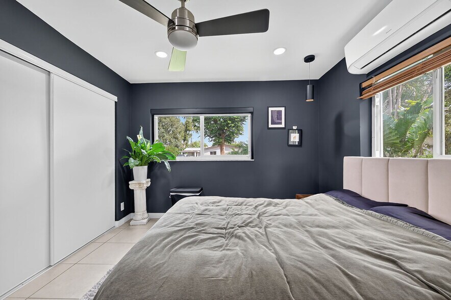 Building Photo - 6640 Douglas St