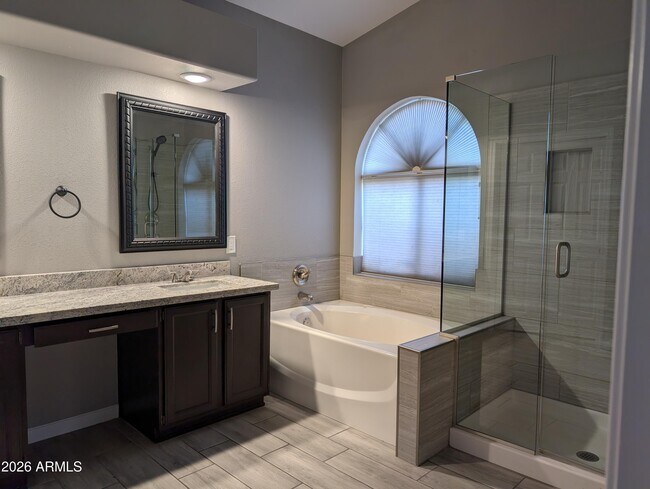 Building Photo - 15801 N 11th Ave