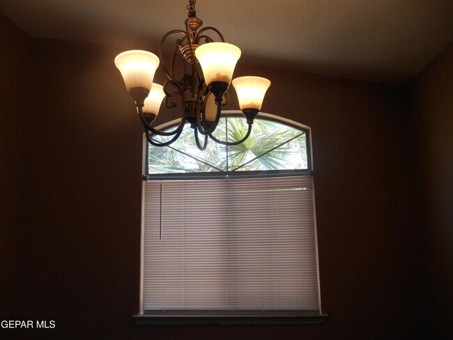 Building Photo - 14017 Tierra Vergel Dr