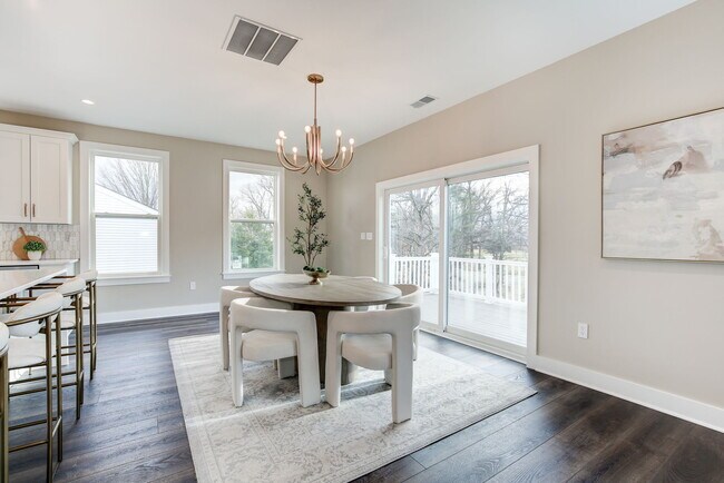 Building Photo - 2211 Farougi Ct