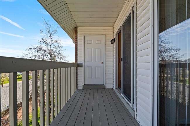 Building Photo - 1352 Cunat Ct