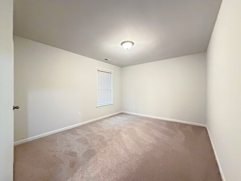 Building Photo - 7336 Birchshire Dr