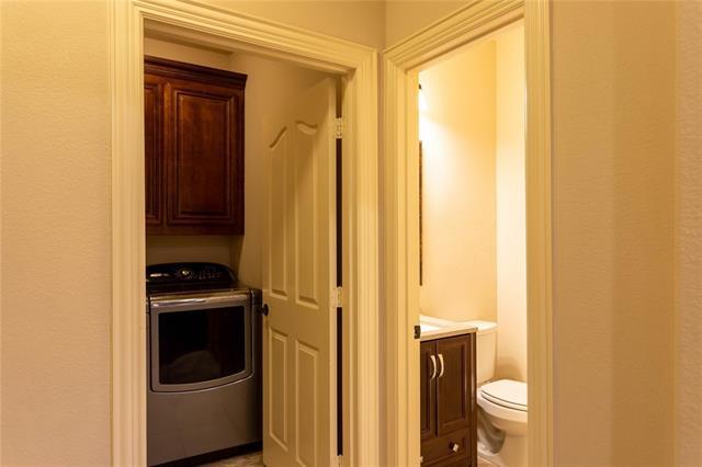 Building Photo - 2409 Lynbridge Dr