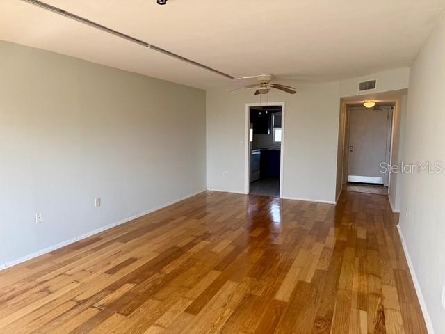 Building Photo - 4775 Cove Cir