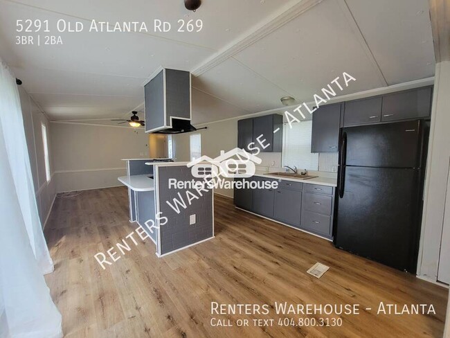 Building Photo - Spacious 3 Bedroom in quiet Mobile Park Ha...