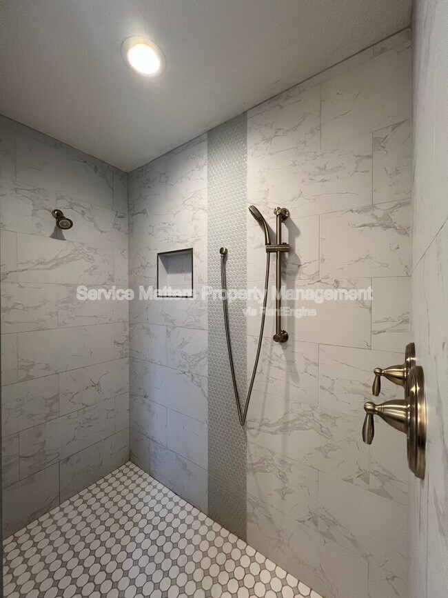 Building Photo - 7913 Majestic Cypress Dr