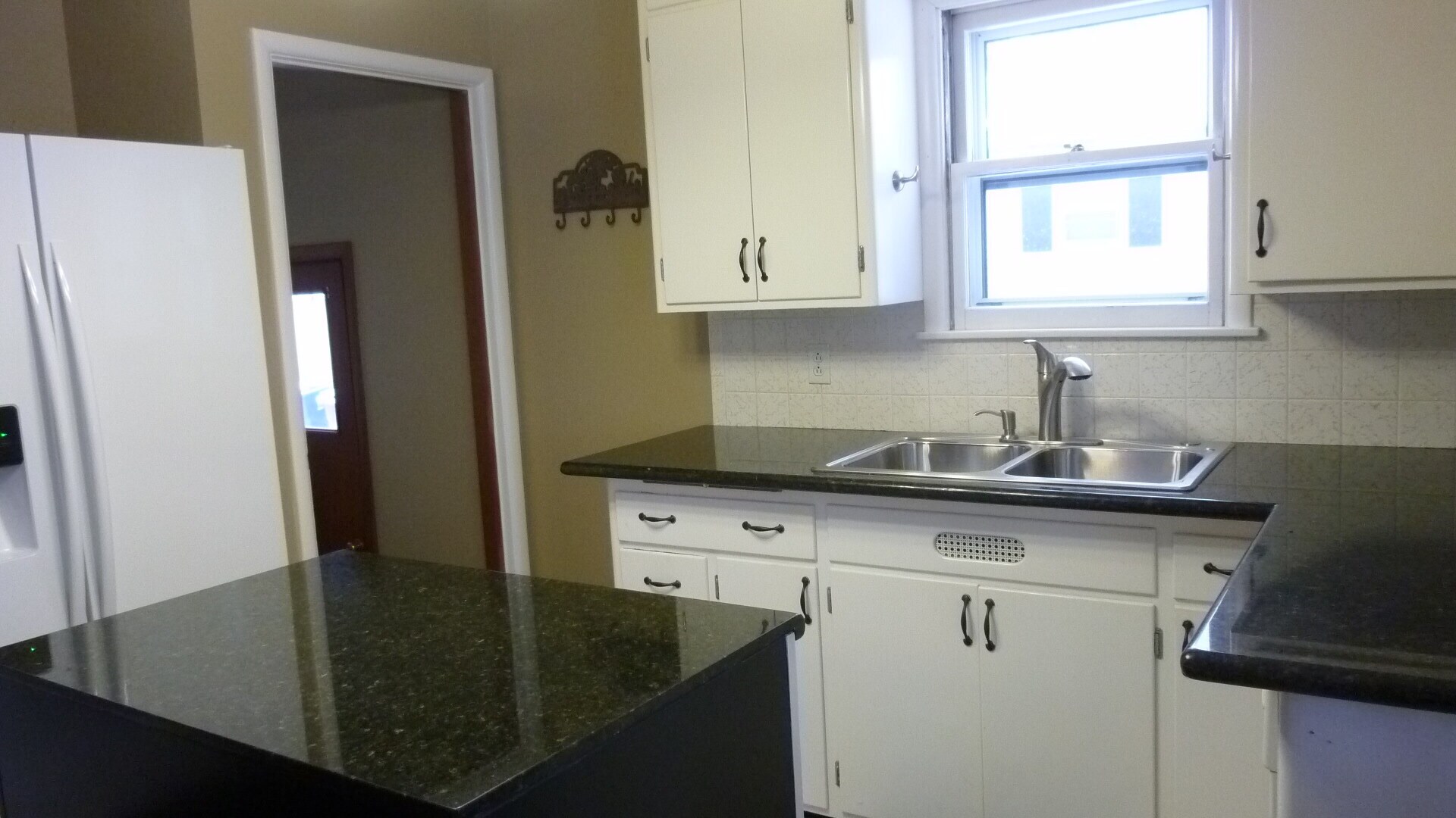 Building Photo - 719 E 35th Ave