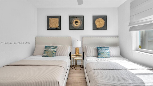 Building Photo - 1715 NE 40th St