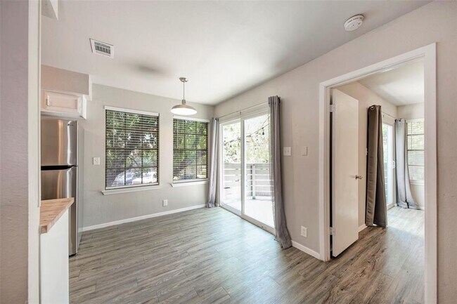 Building Photo - 2106 Nickerson St