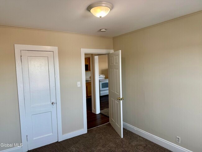 Building Photo - 751 Hudson Ave