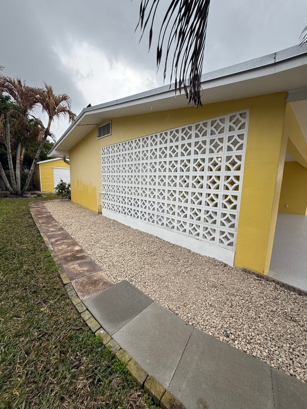 Building Photo - 3393 NE Sandra Dr