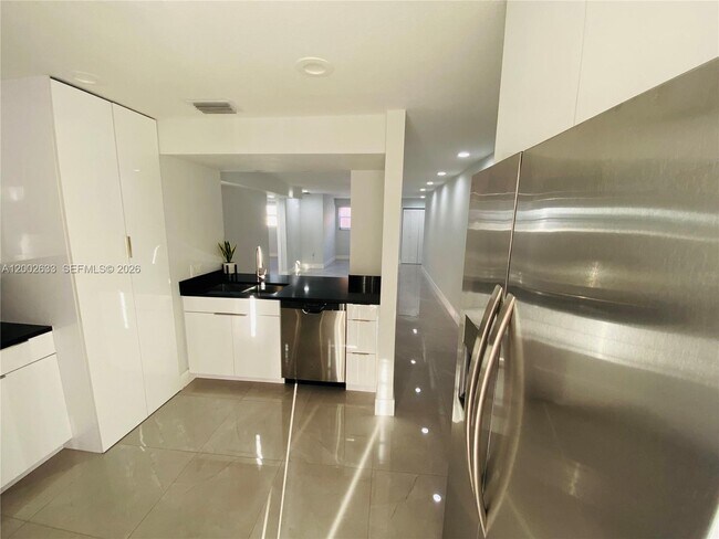 Building Photo - 199 SW 12th Ave