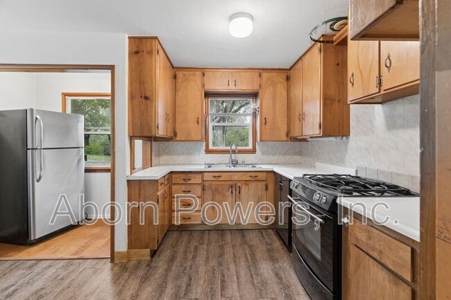 Building Photo - 1800 Tyrrel Ln