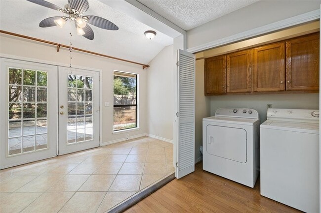 Building Photo - 6400 Paintbrush Hollow