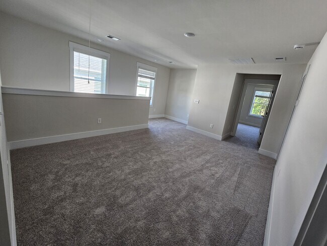 Building Photo - 224 Lanyard Ln