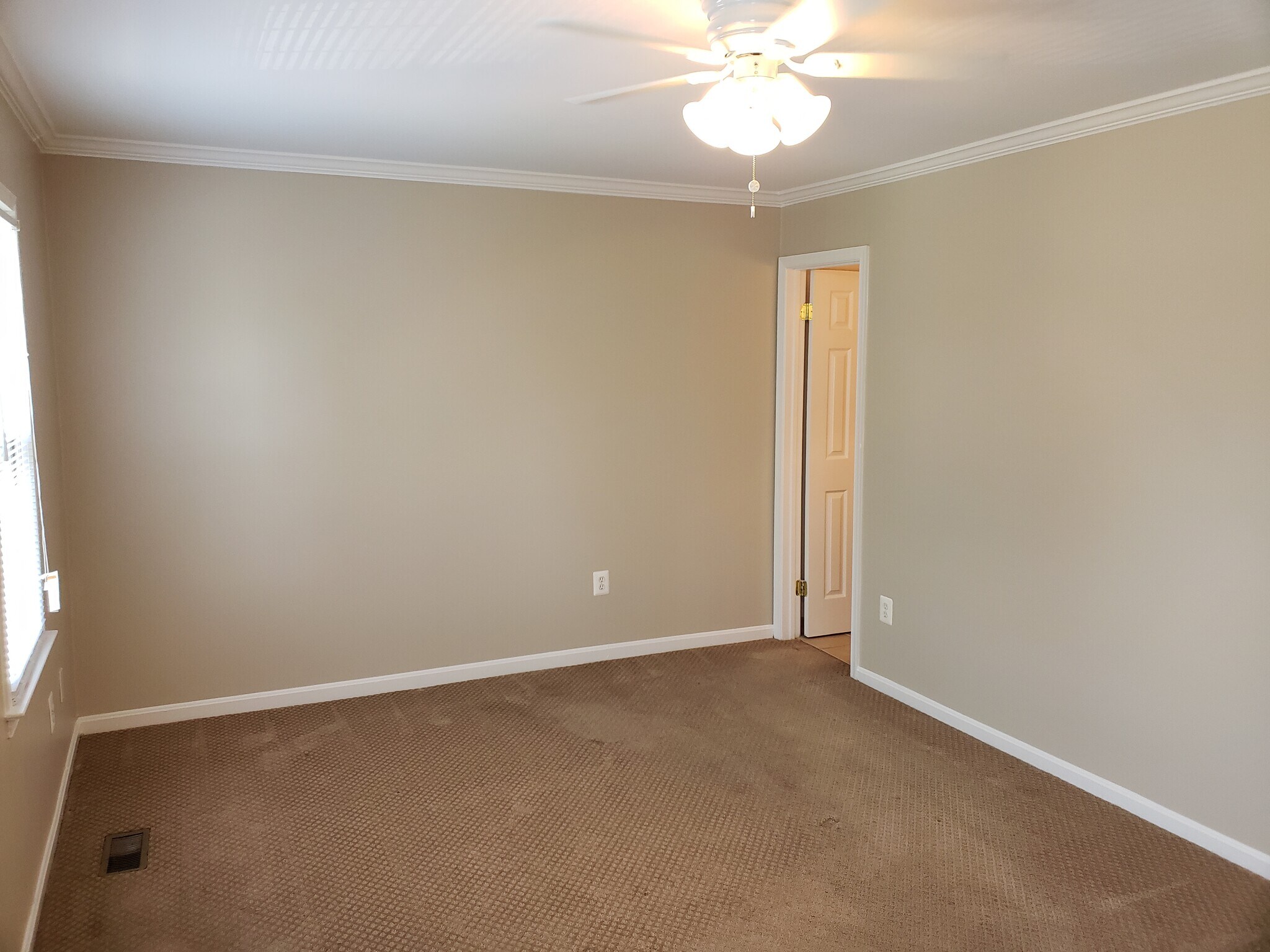 Building Photo - 9164 Broken Oak Pl