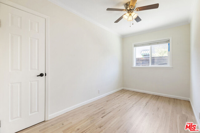 Building Photo - 1720 N Ave 45