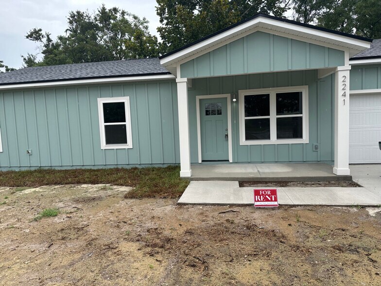 Building Photo - 2241 Parkin Rd
